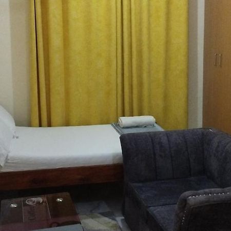 Bed and Breakfast Divine Studio à Mombasa Extérieur photo
